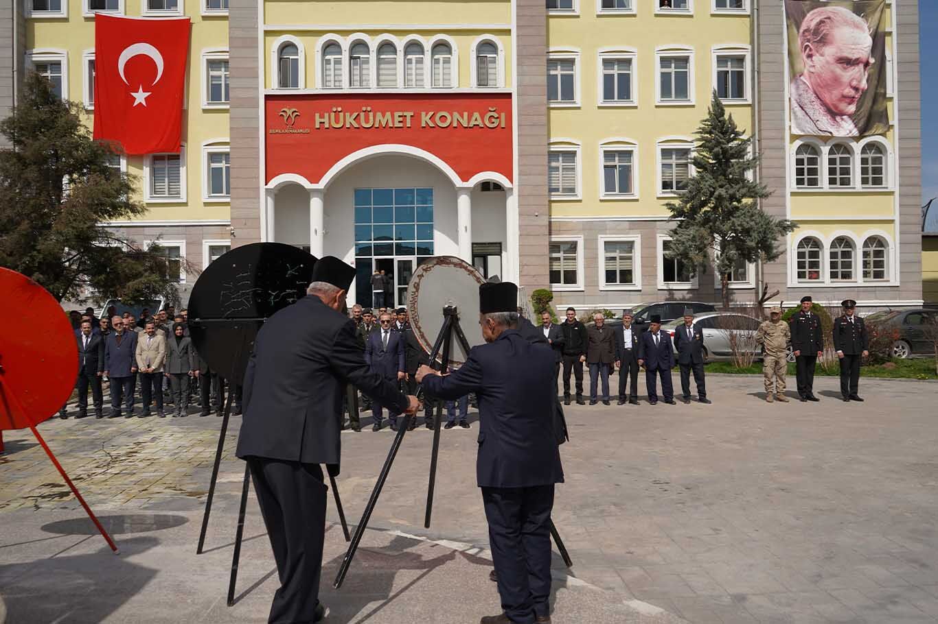 Bismil’de 18 Mart Çanakkale Etkinlikleri Kapsamında Çelenk Sunma Töreni Gerçekleştirildi 3