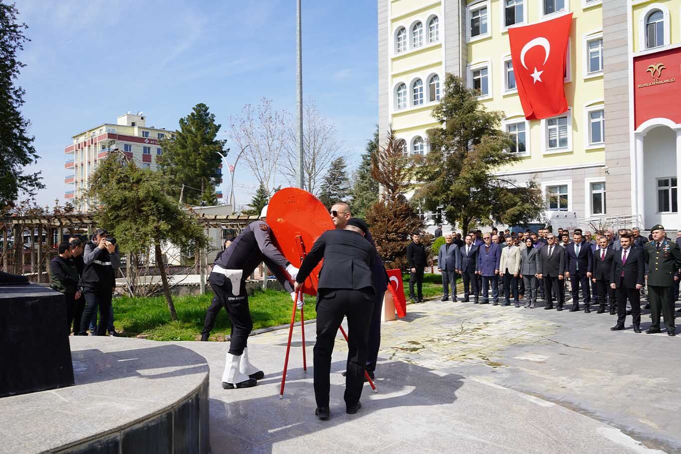 Bismil’de 18 Mart Çanakkale Etkinlikleri Kapsamında Çelenk Sunma Töreni Gerçekleştirildi 6