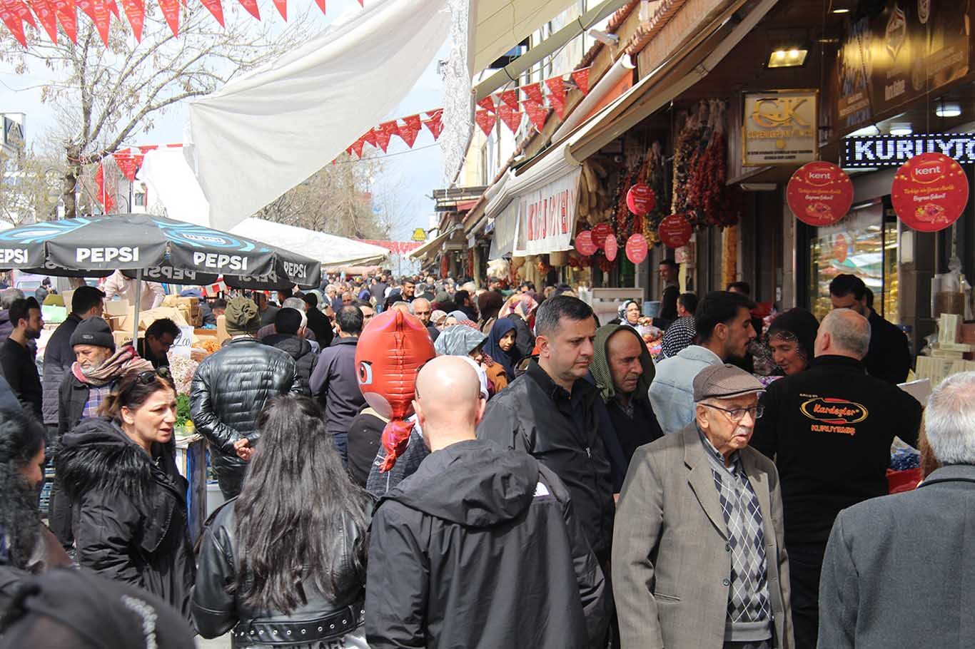 Diyarbakır'da Çarşı Ve Pazarlarda Bayram Hareketliliği 1