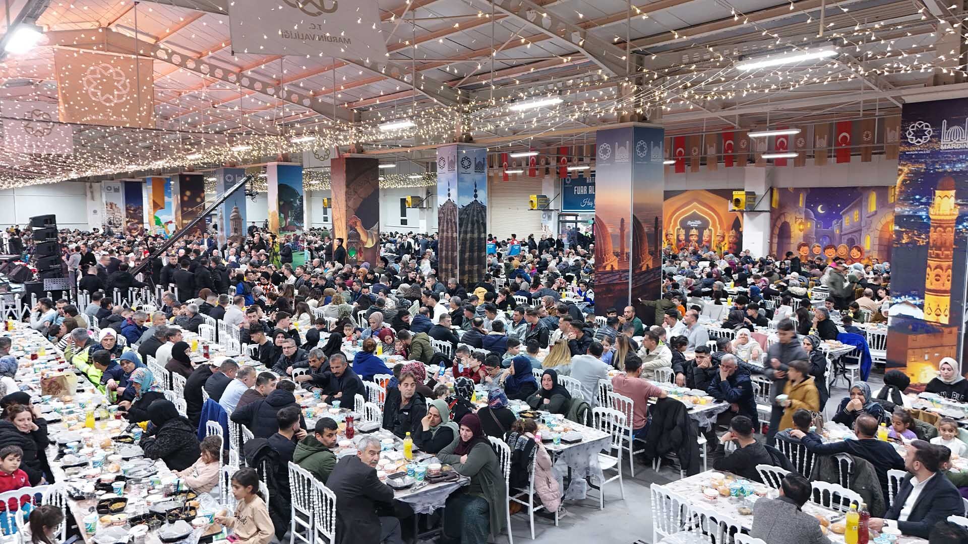 Mardin’de Farklı Dinlerin Mensubu 7 Bin Kişi Iftar Sofrasında Buluştu 1