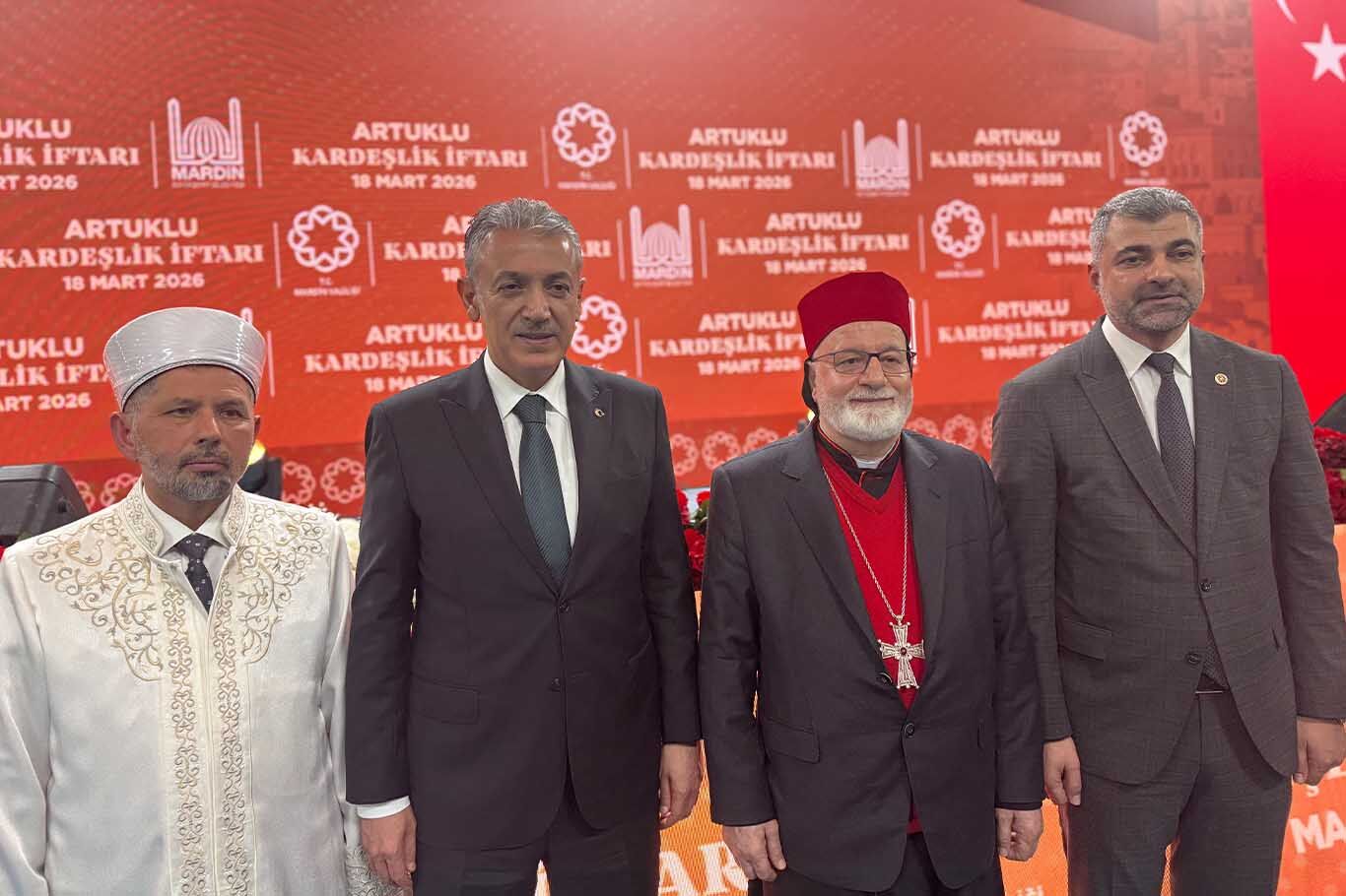 Mardin’de Farklı Dinlerin Mensubu 7 Bin Kişi Iftar Sofrasında Buluştu 4