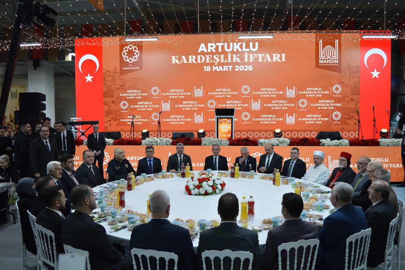 Mardin’de Farklı Dinlerin Mensubu 7 Bin Kişi Iftar Sofrasında Buluştu 5