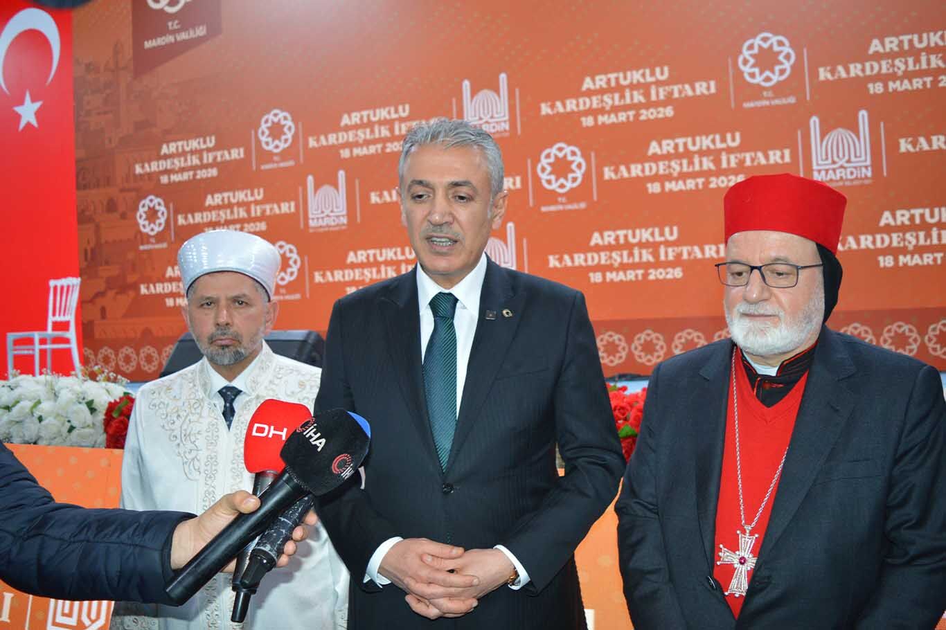 Mardin’de Farklı Dinlerin Mensubu 7 Bin Kişi Iftar Sofrasında Buluştu 7