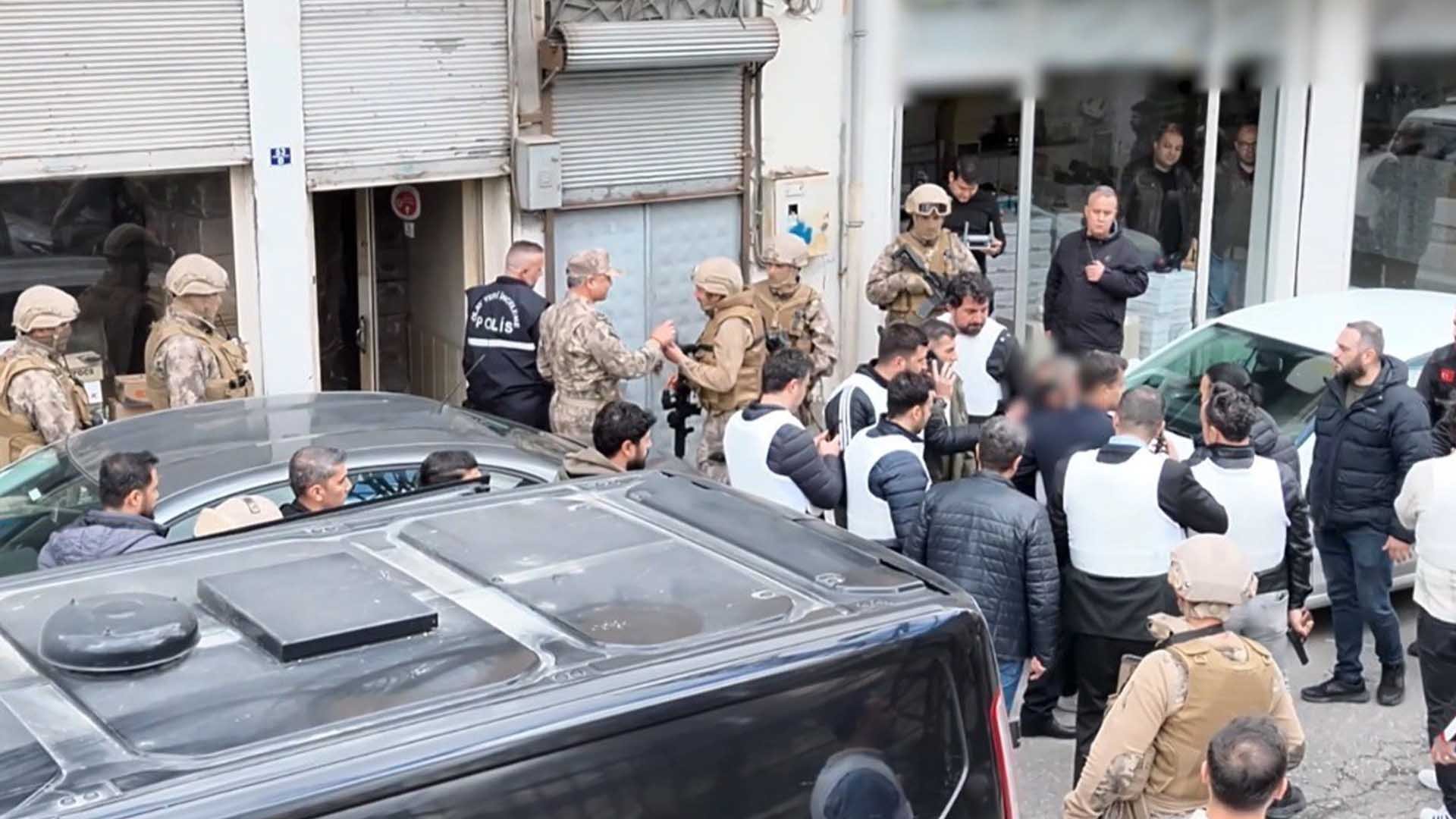 Gaziantep'te Aileden 5 Kişiyi Silahla Rehine Aldı, Polise Ateş Açtı 4