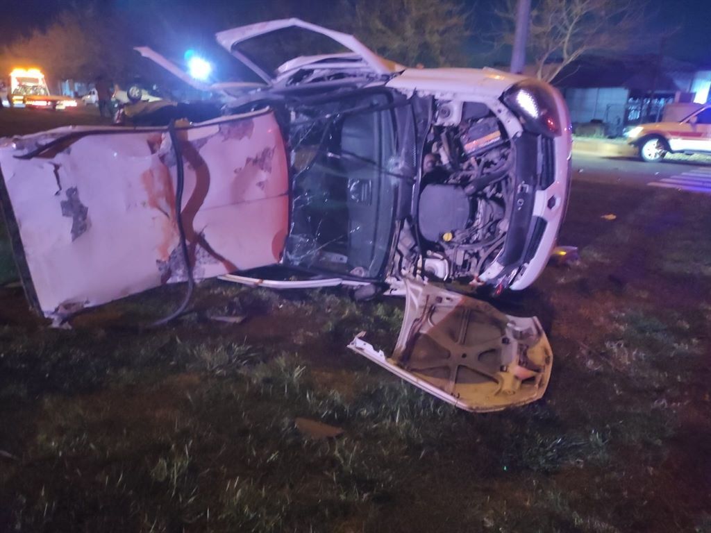Otomobiller Kafa Kafaya Çarpıştı 2 Ölü, 2 Yaralı (1)