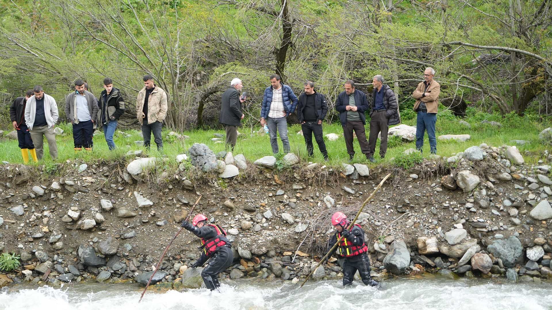 Akıntıya Kapılan 50 Yaşındaki Kadın Her Yerde Aranıyor