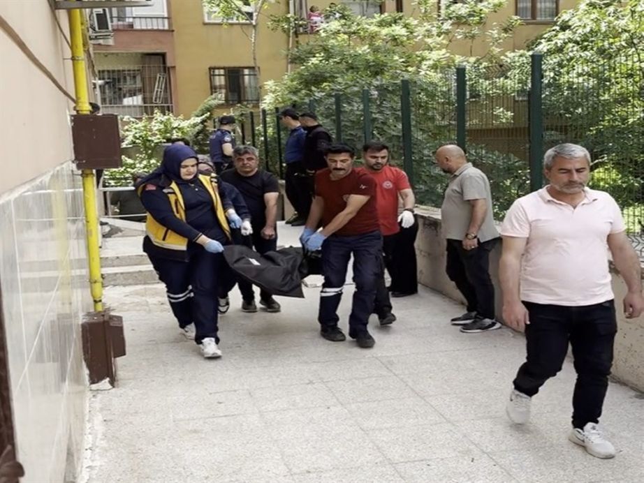 Bayram Temizliği Yaparken Camdan Düşen Kadın Yaşamını Yitirdi (2)