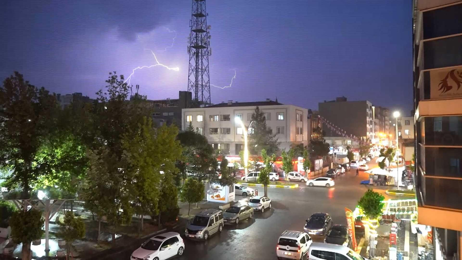 Bismil’de Aniden Bastıran Fırtına Hayatı Olumsuz Etkiledi 4