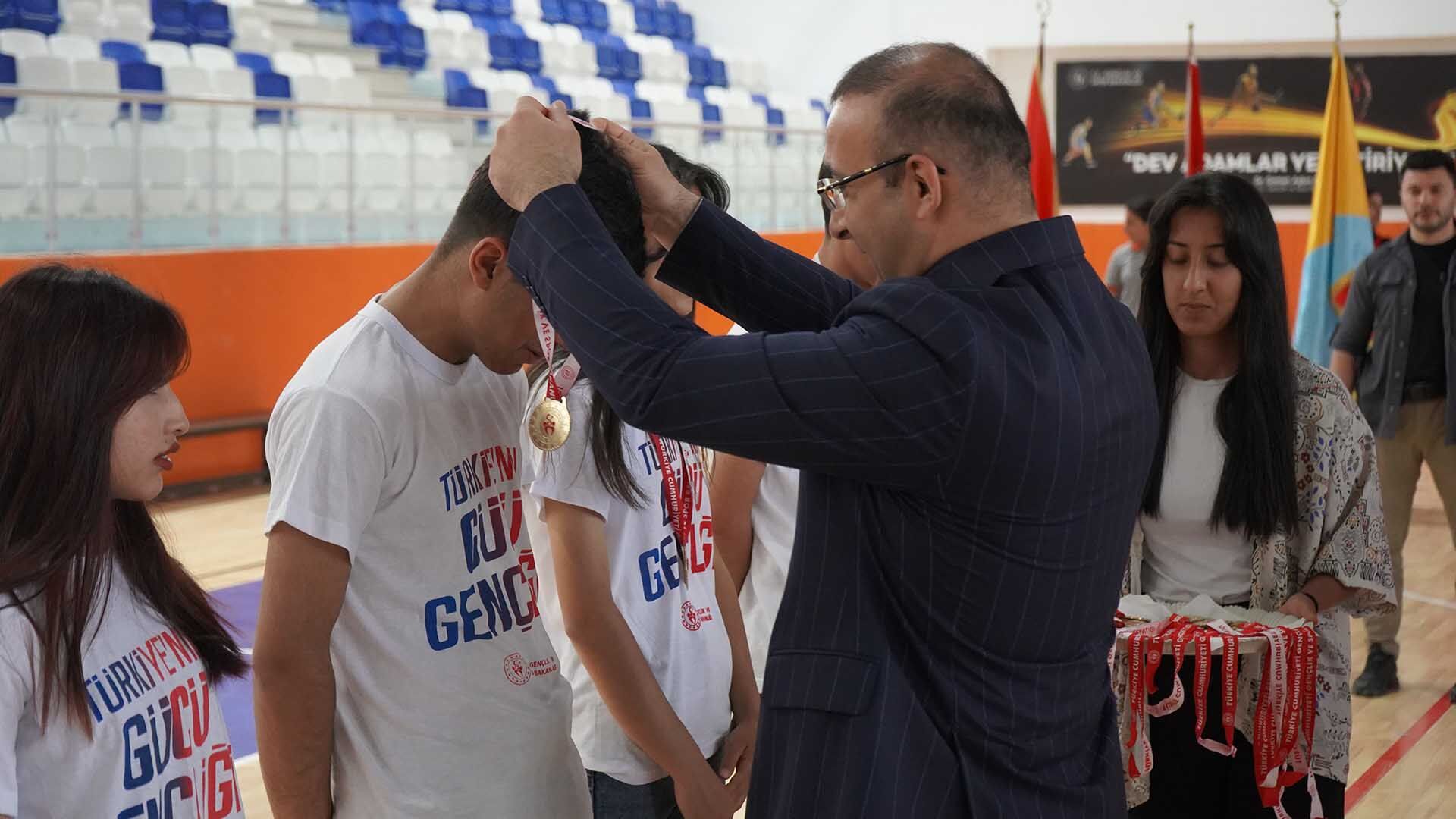 Bismil’de Gençlik Bayramı Renkli Görüntülere Sahne Oldu 14