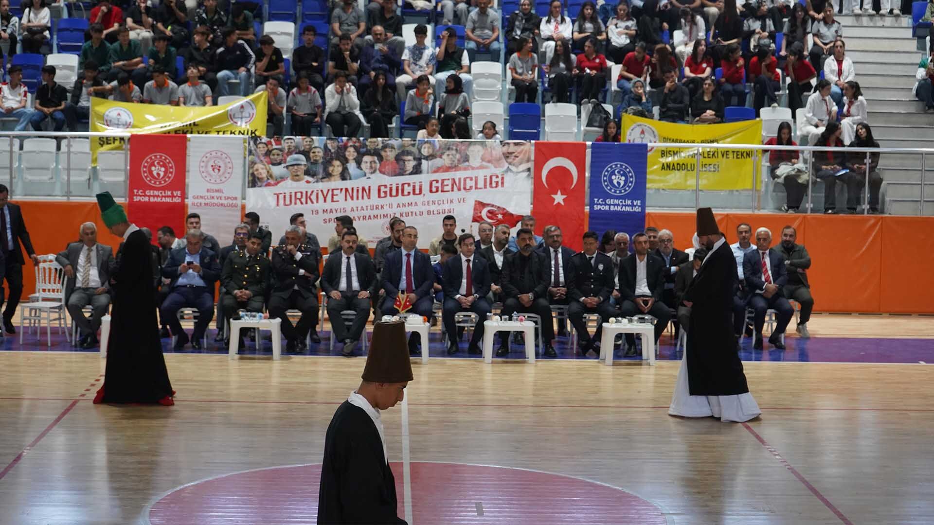 Bismil’de Gençlik Bayramı Renkli Görüntülere Sahne Oldu 15