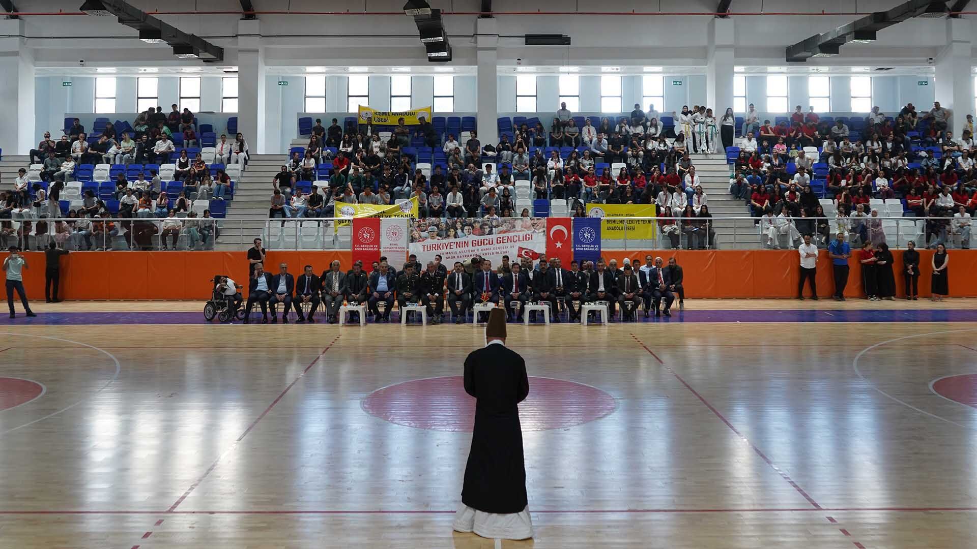 Bismil’de Gençlik Bayramı Renkli Görüntülere Sahne Oldu 16