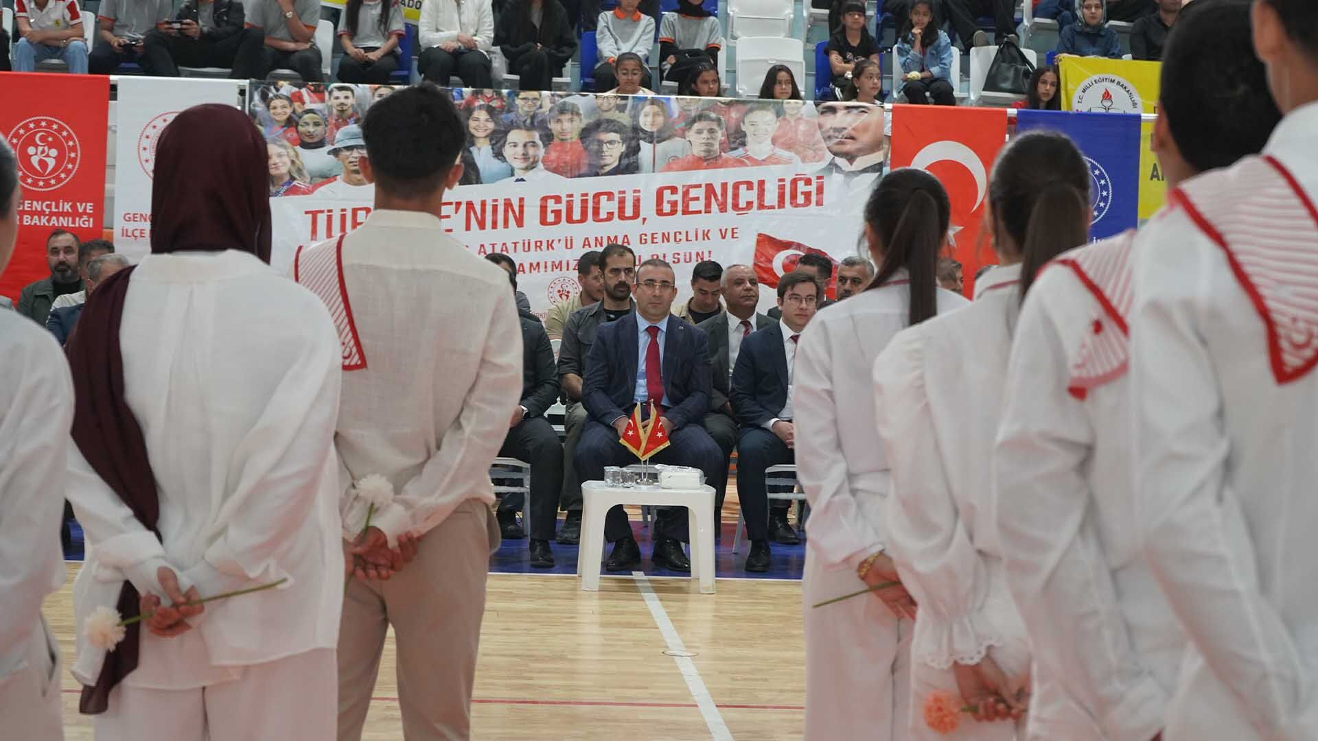 Bismil’de Gençlik Bayramı Renkli Görüntülere Sahne Oldu 28