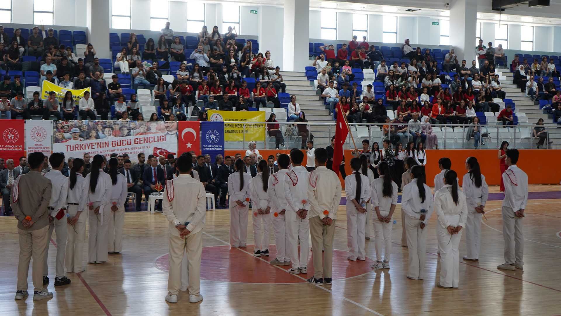 Bismil’de Gençlik Bayramı Renkli Görüntülere Sahne Oldu 29
