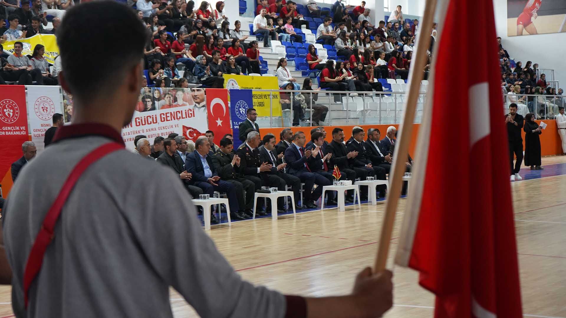 Bismil’de Gençlik Bayramı Renkli Görüntülere Sahne Oldu 8