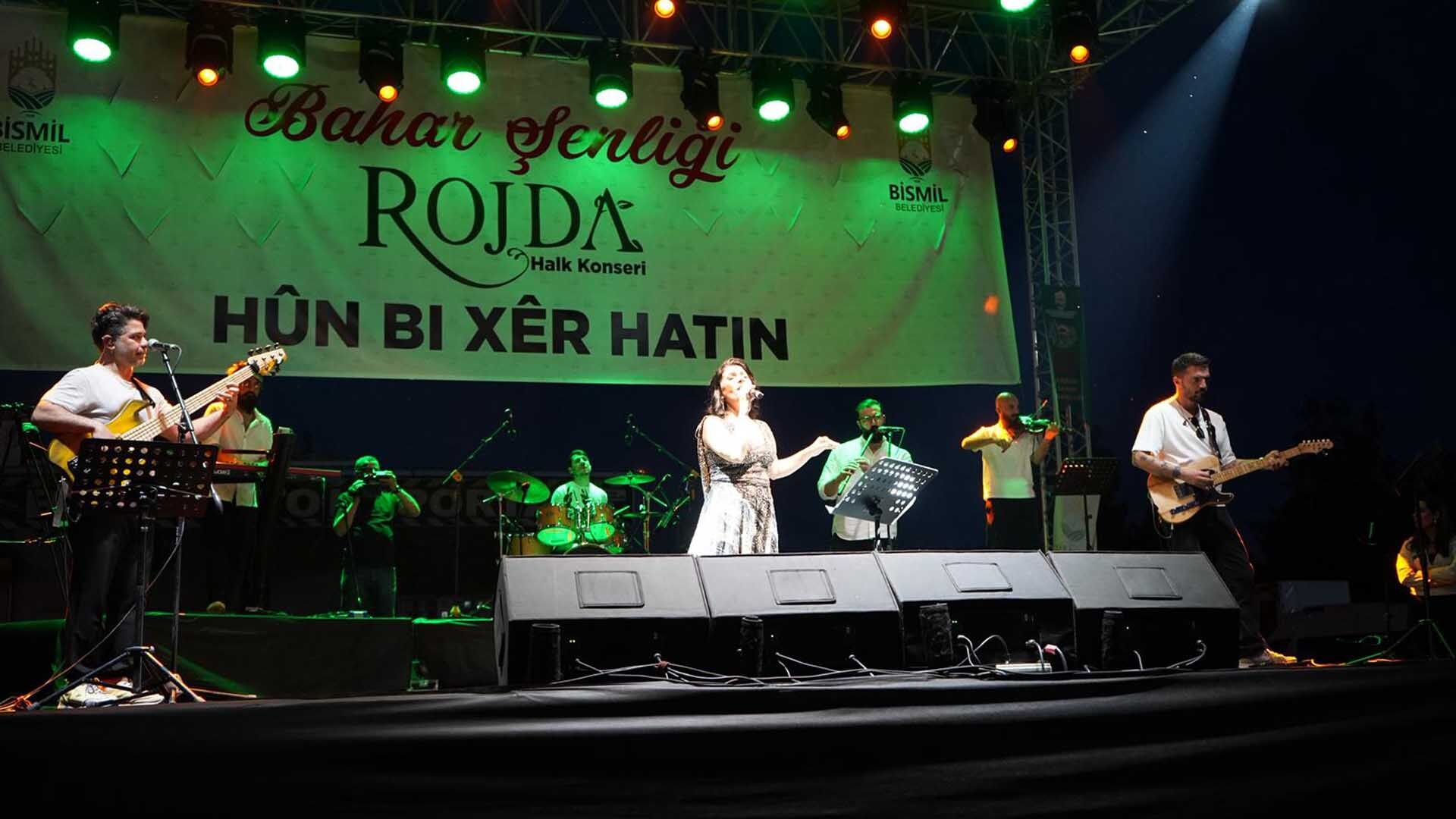 Bismil’de Kürt Dil Bayramı Coşkusu, Rojda Konseriyle Taçlandı 13