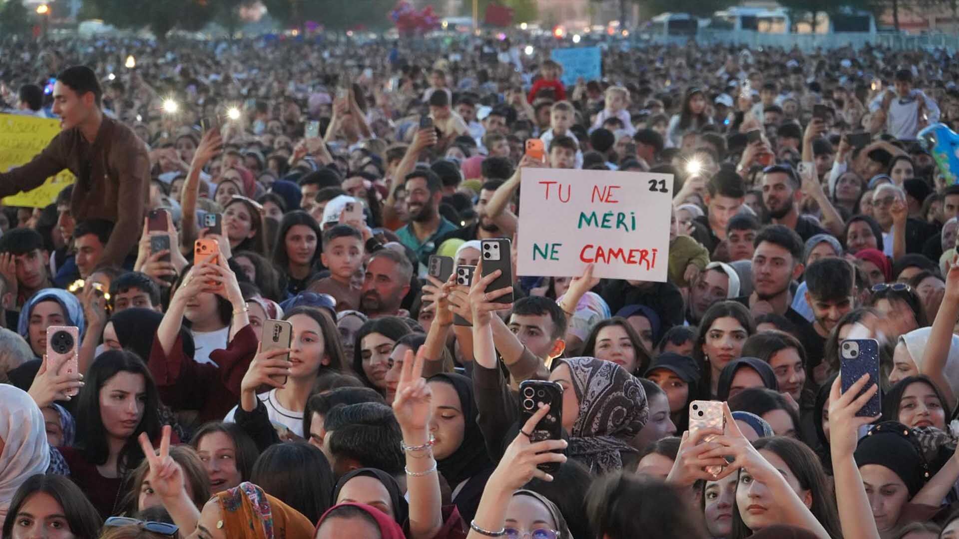 Bismil’de Kürt Dil Bayramı Coşkusu, Rojda Konseriyle Taçlandı 19