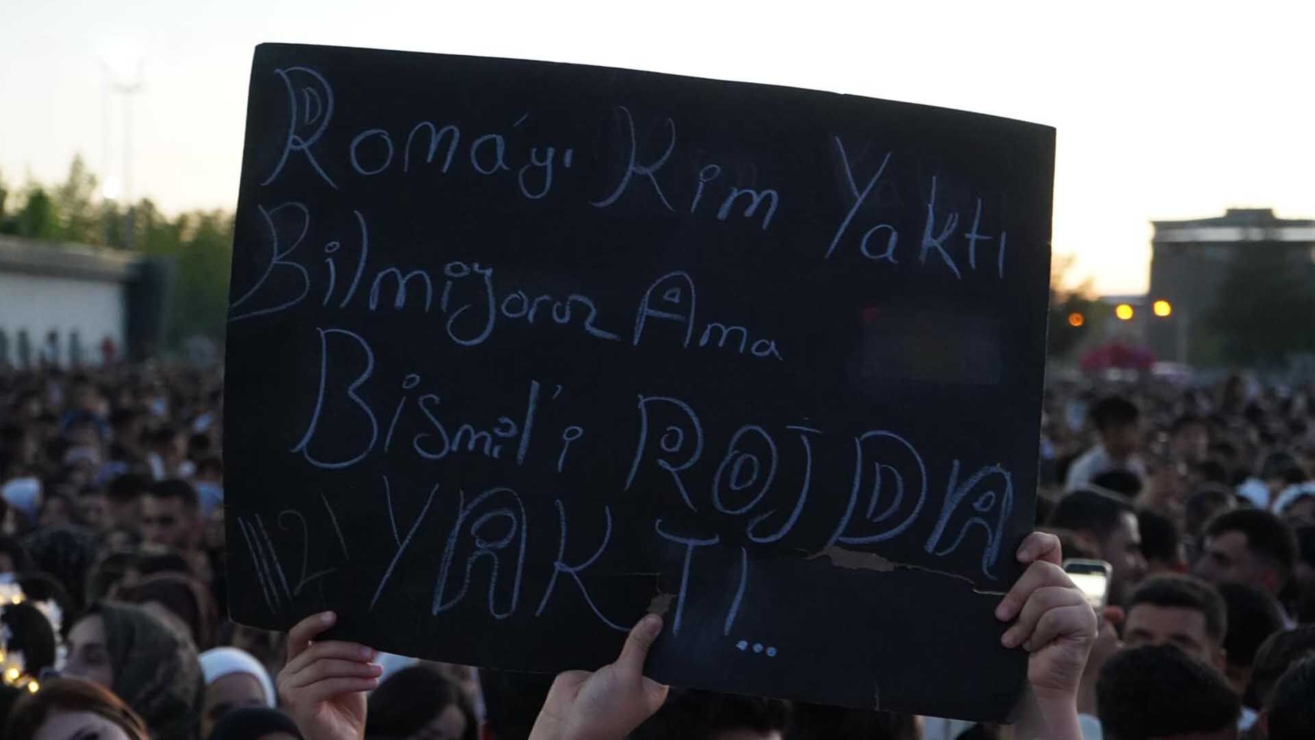 Bismil’de Kürt Dil Bayramı Coşkusu, Rojda Konseriyle Taçlandı 21