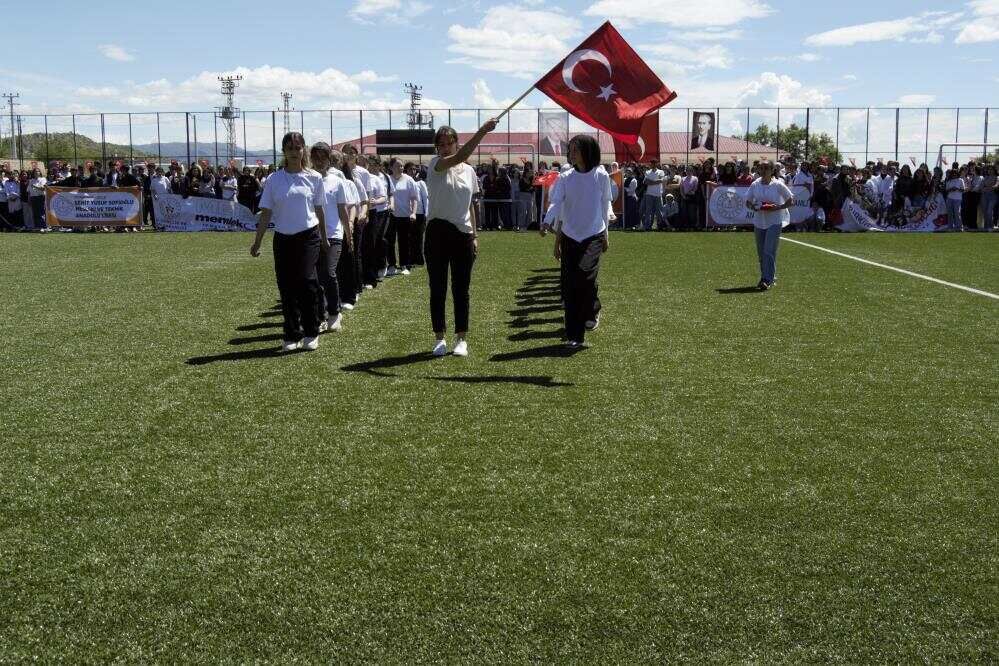 Dicle Ve Çermik'te 19 Mayıs Coşk