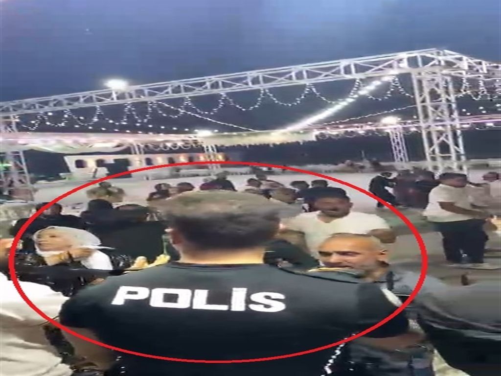 Bismil'de Düğünde Havaya Ateş İhbarı Ortalığı Karıştırdı Polisle Tartışan 1 Kişi Tutuklandı (3)