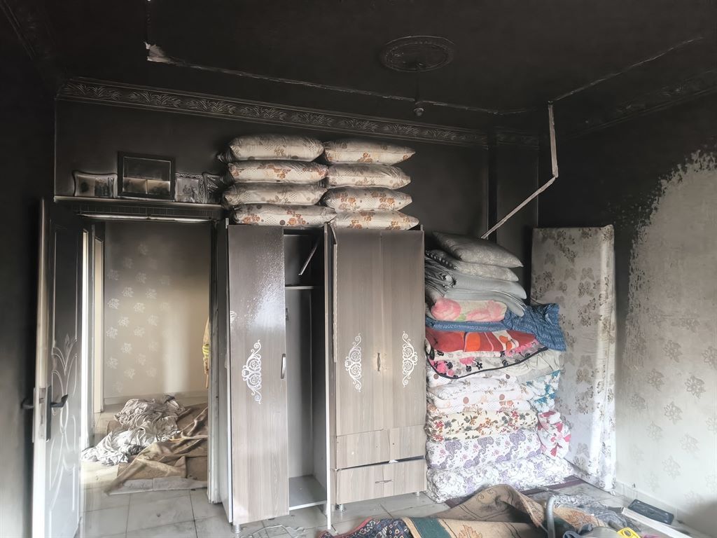 Çakmakla Oynayan Çocuğun Çıkardığı Yangında Daire Küle Döndü-1