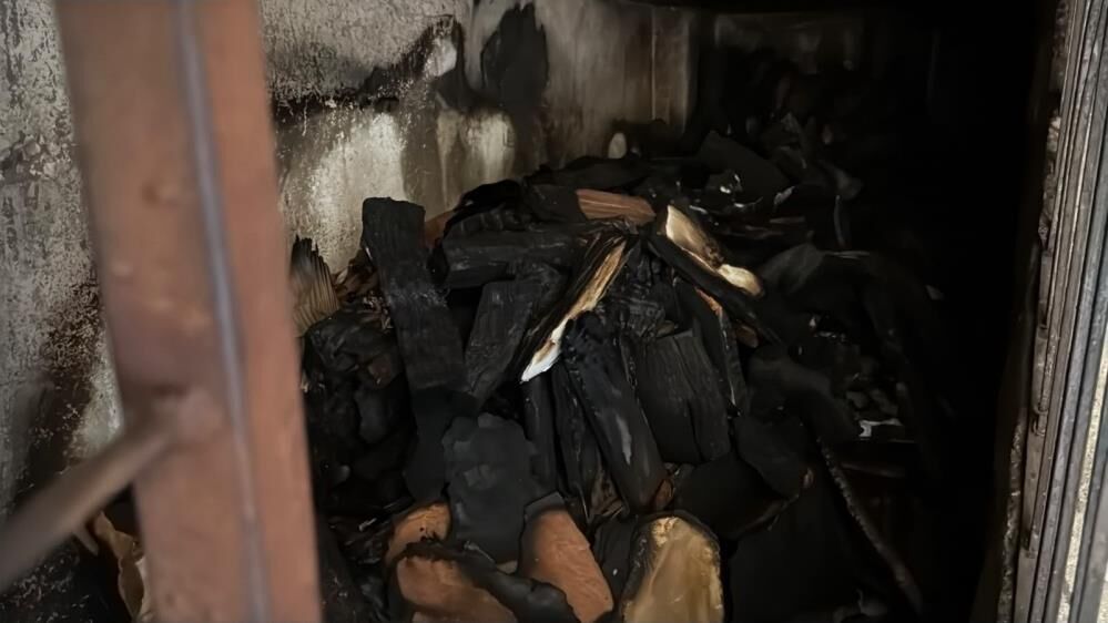 Diyarbakır'da Bina Girişindeki Odunluk Alev Aldı İtfaiye Müdahale Etti (2)
