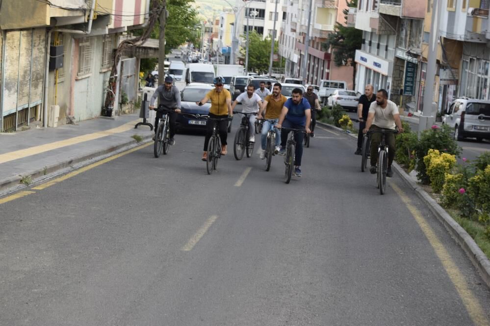 Diyarbakır'da Bisiklet Tutkunları Dünya Bisiklet Günü İçin Pedal Çevirdi (1)
