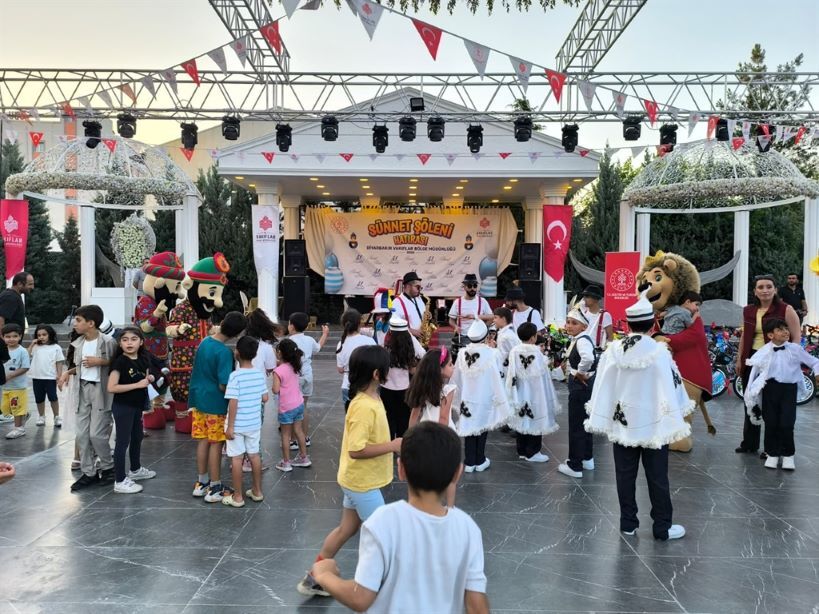 Diyarbakır’da Çocuklar İçin Sünnet Şöleni Düzenlendi (2)