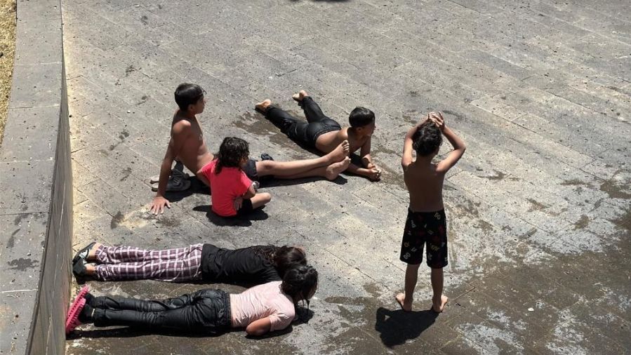 Diyarbakır'da Termometreler 40 Dereceye Dayandı (2)