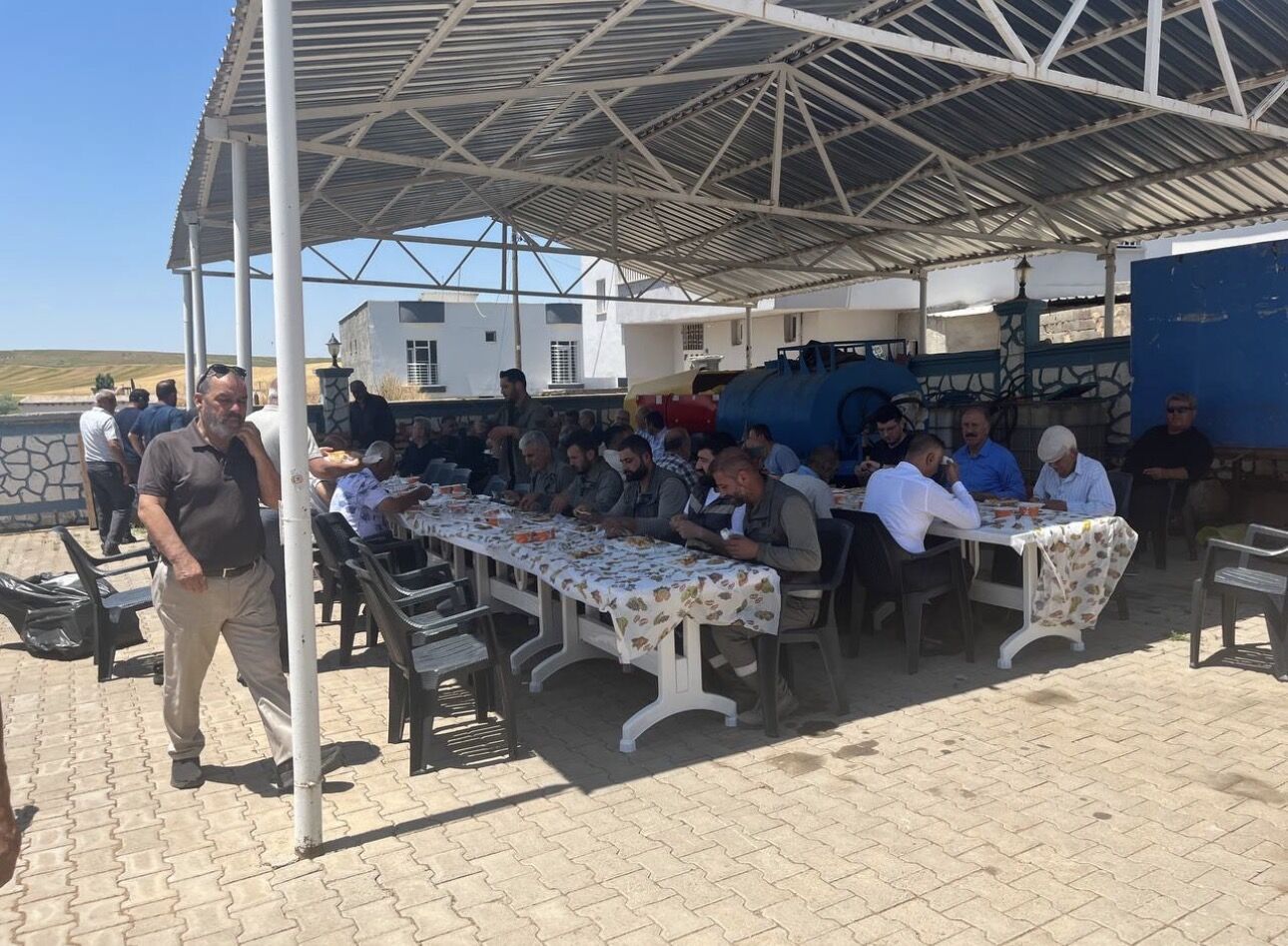 Kızından Aldığı Böbrekle Yeniden Hayata Tutundu, 12 Kurban Kesip Yüzlerce Kişiye Yemek Verdi