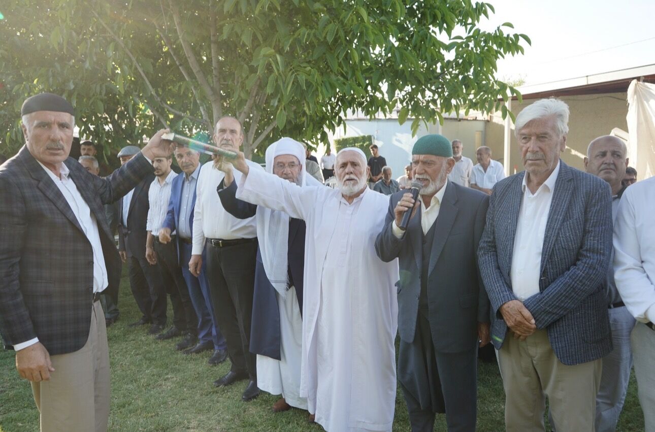 Kur’an-ı Kerim’in Altından Geçerek Barıştılar: Öncel ve Ayaz Aileleri Arasındaki Husumet Sona Erdi