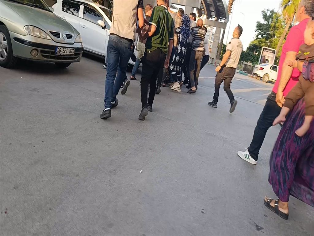 Otomobilin Çarptığı Emir Öldü Sürücü Hastanede Darbedildi (2)