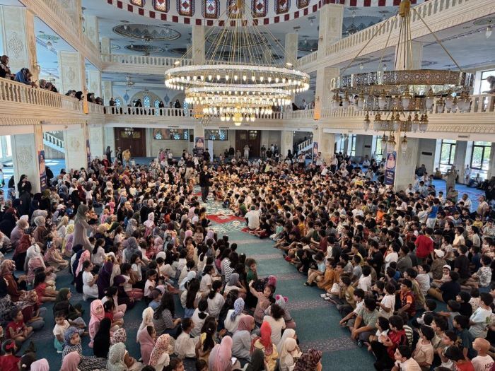 'Sertaç Abi' Diyarbakır’da Çocuklarla Bir Araya Geldi (1)