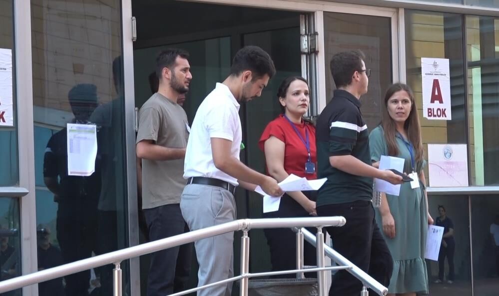 Yks’ye Saniyeler Kala Yetişti Güvenlik Görevlisi Motosikletiyle Yardıma Koştu (2)