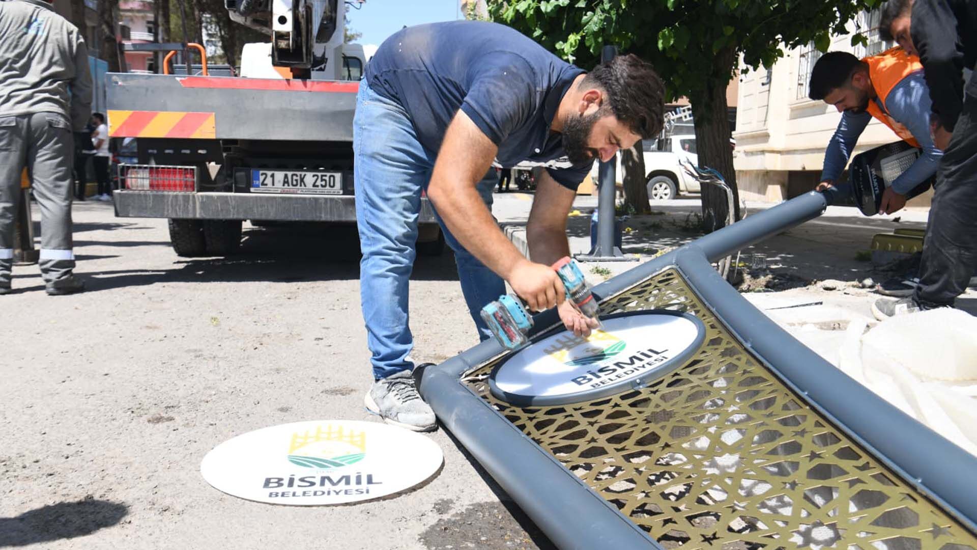 Bismil Belediyesi Caddeleri Dekoratif Aydınlatmalarla Yeniliyor 2