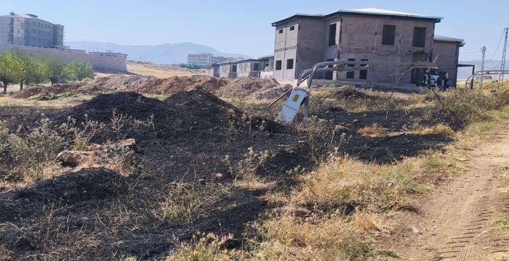 Damperi Tellere Takılan Kamyon Yangına Yol Açtı (2)