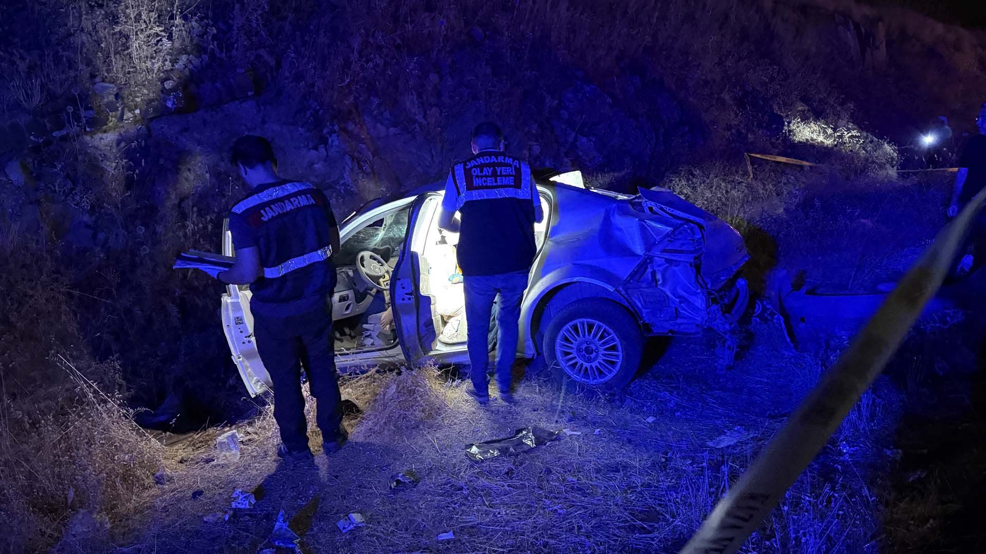 Diyarbakır Kara Yolunda Feci Kaza Kamerada, 3 Ölü, 1 Yaralı 3