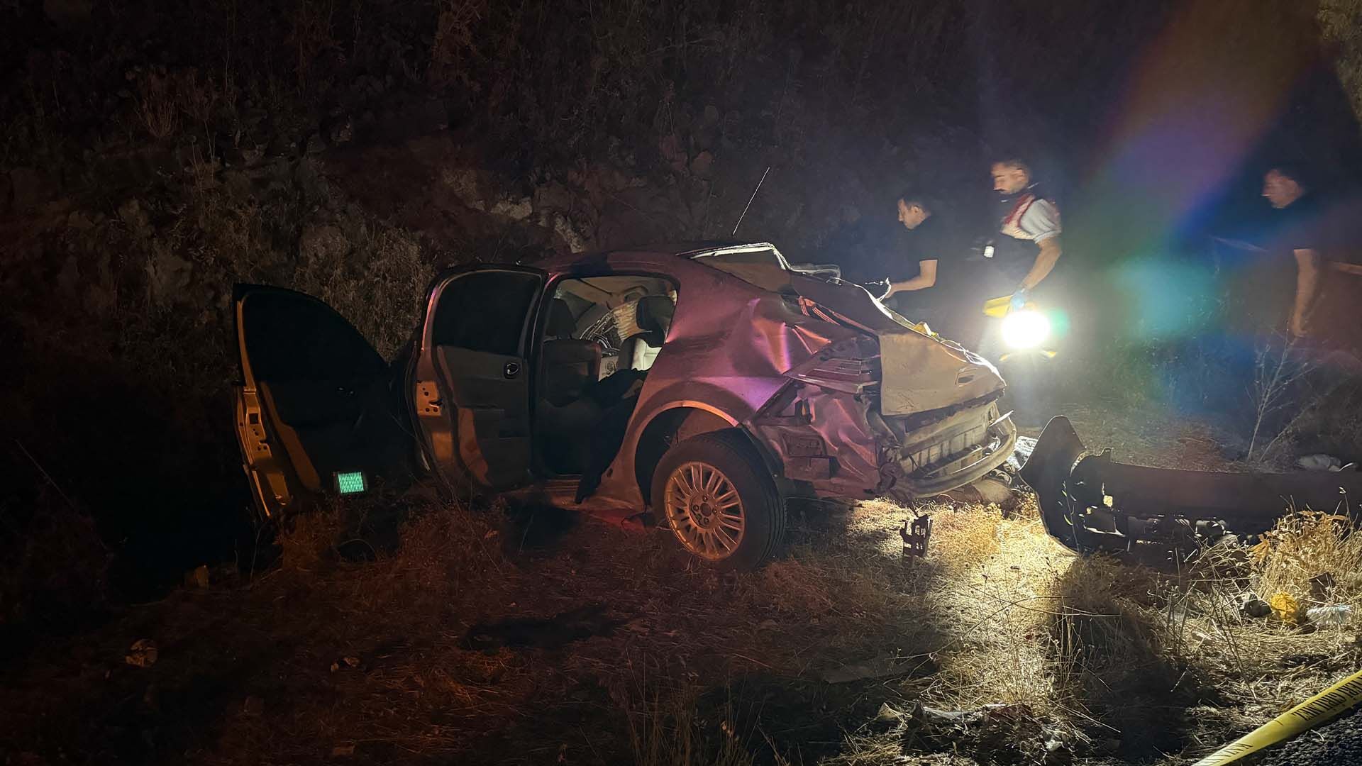 Diyarbakır Kara Yolunda Feci Kaza Kamerada, 3 Ölü, 1 Yaralı 4
