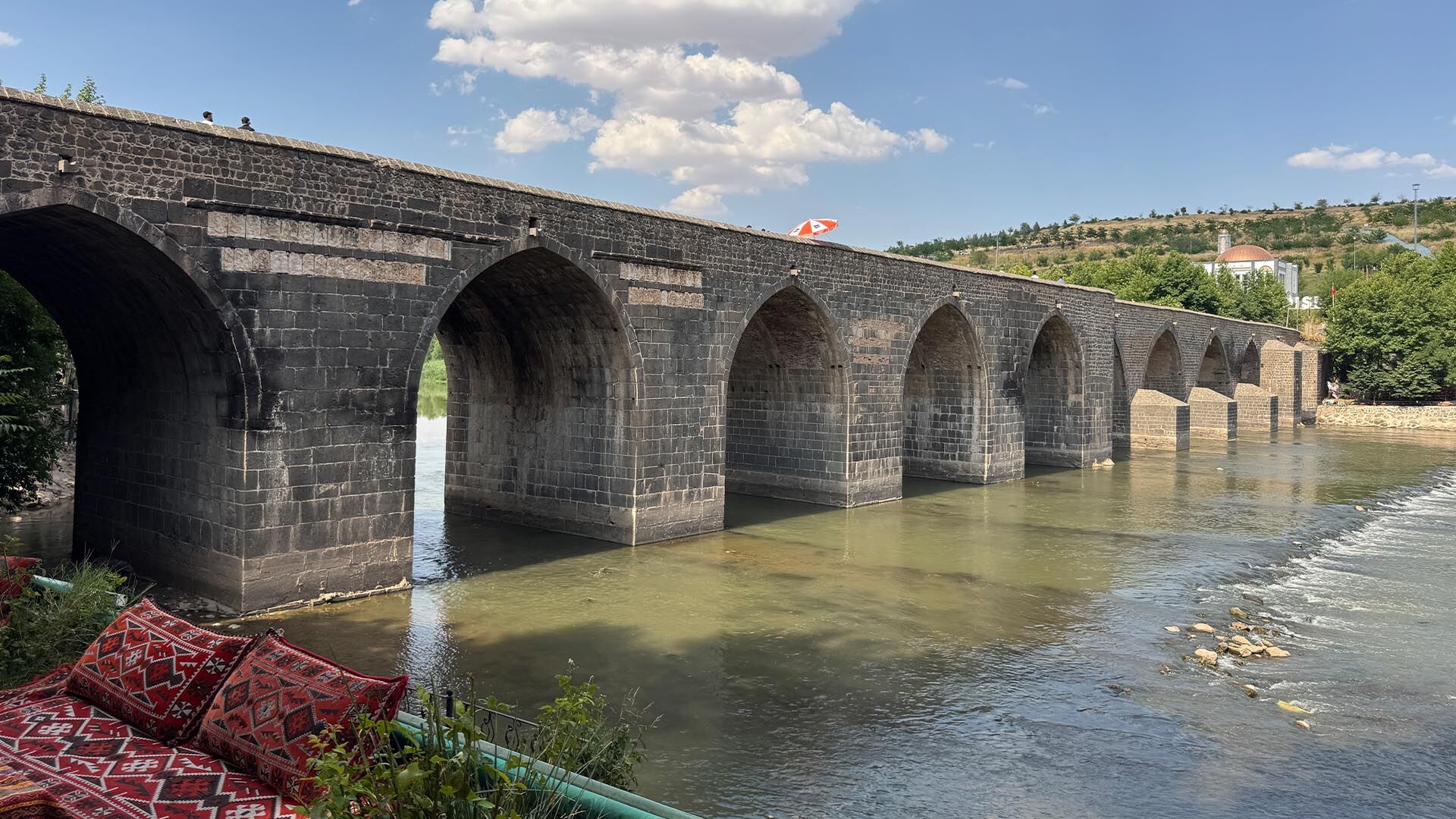 Diyarbakır'da 40 Dereceyi Aşan Sıcaklar Tarihi Mekanları Sessizliğe Bürüdü 2