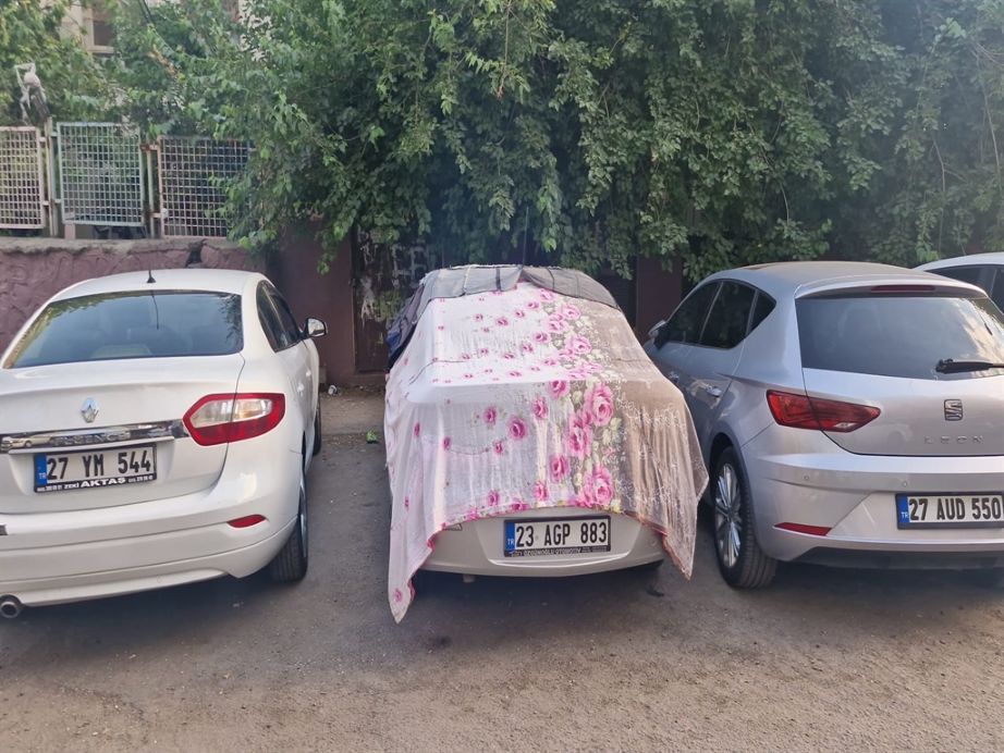 Diyarbakır’da Termometreler 39 Dereceyi Gösterdi Çocuklar Belediye Aracıyla Serinledi (2)