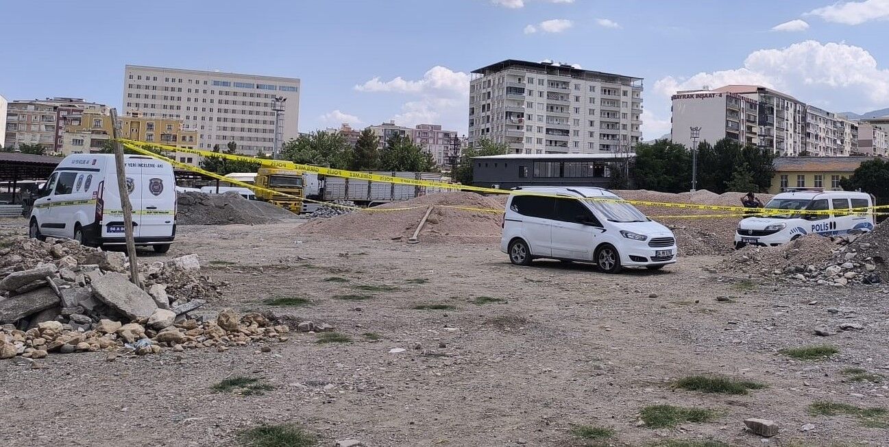 Eski Esinin Silahli Saldirisinda Yaralan 1401364 416231 (1)