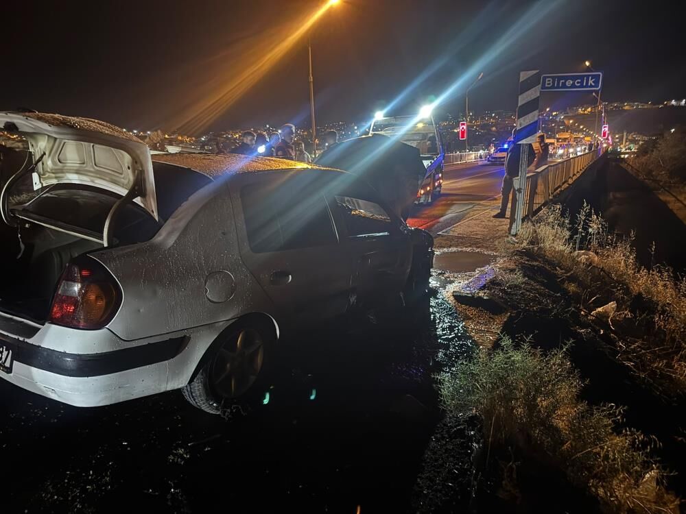 Seyir Halindeki Otomobil Alev Alarak Yandı (2)