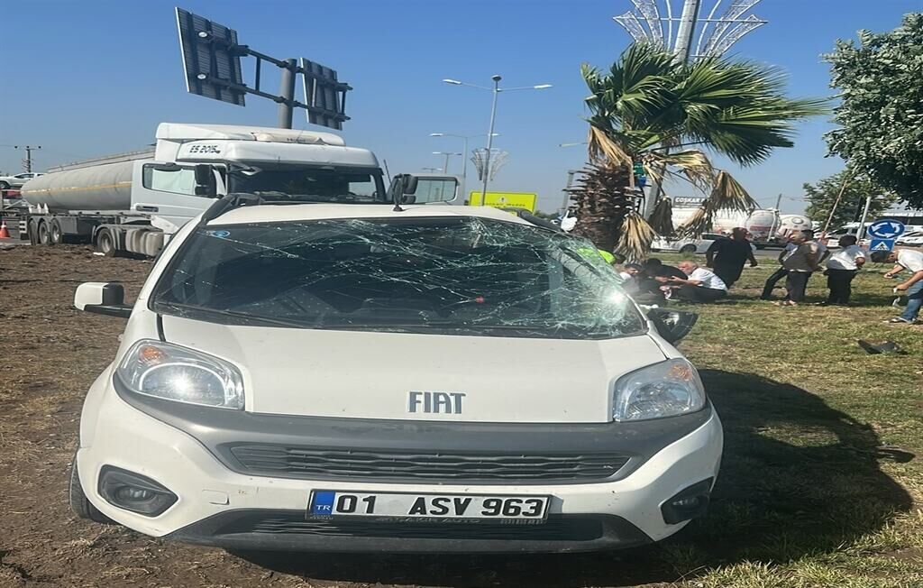 Tanker Ile Hafif Ticari Araç Çarpıştı 1 Yaralı! (2)