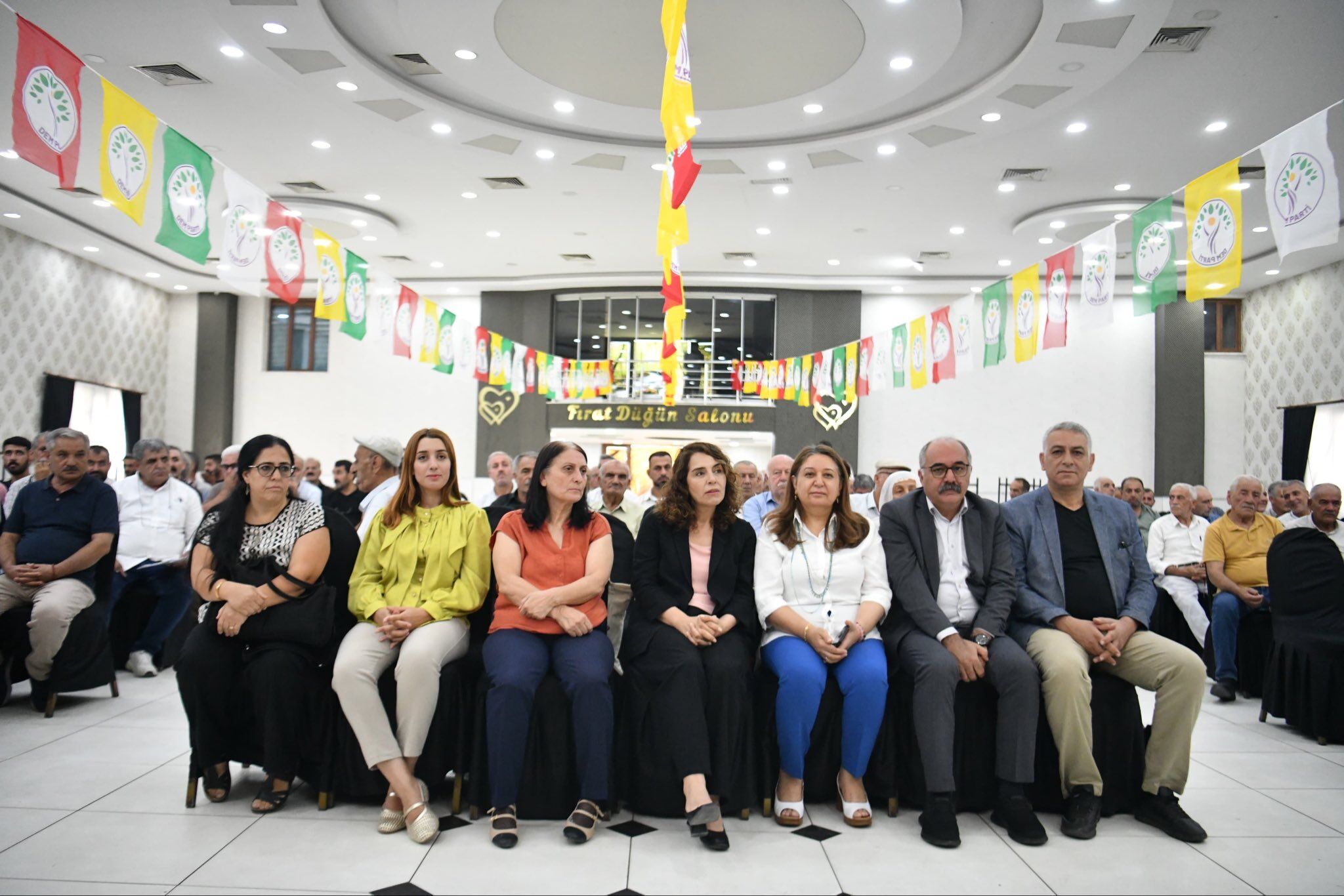 DEM Parti Bismil’de yeni dönem: İlçe eşbaşkanları seçildi