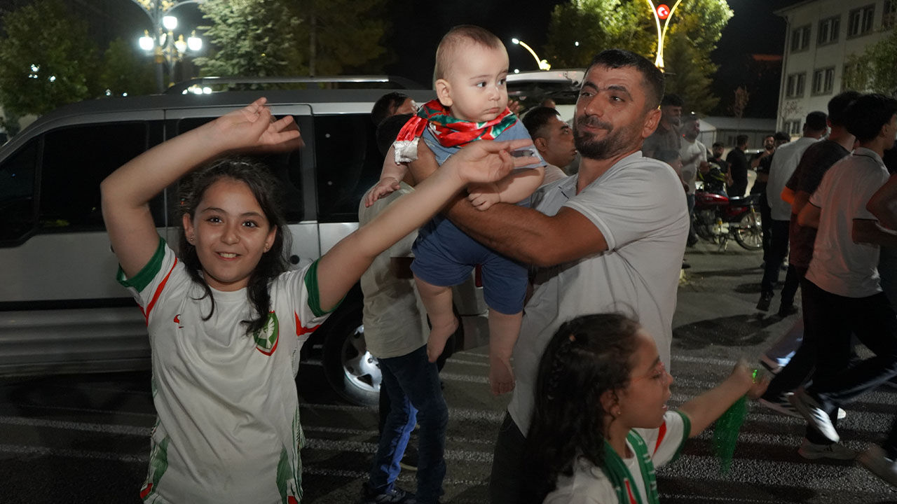 Bismil'de Amedspor'un Liderliği Coşkuyla Kutlandı 9