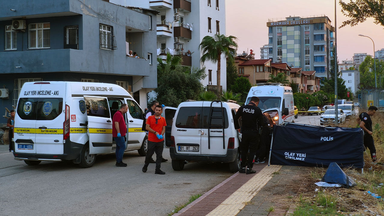 Husumetlisini, Eşini Ve Oğlunu Vurdu, Baba Ve Oğlu Öldü, Anne Ağır Yaralı 1
