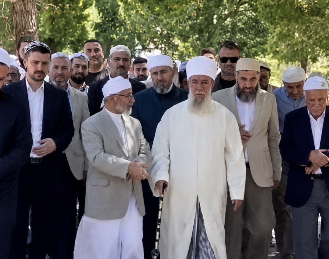 Menzil Cemaati Lideri Şeyh Seyyid Muhammed Saki El-Hüseyni, Bismil Arapkent’te Ziyarette Bulundu