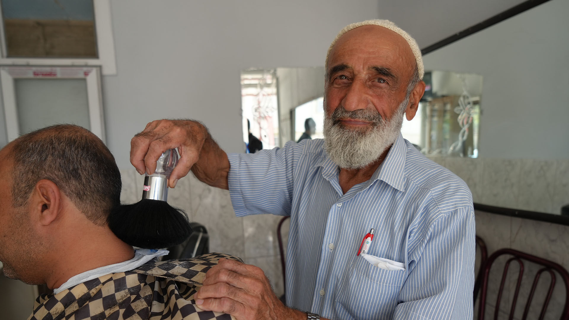 11 Yaşında Eline Aldığı Makası 65 Yıldır Bırakmadı 1