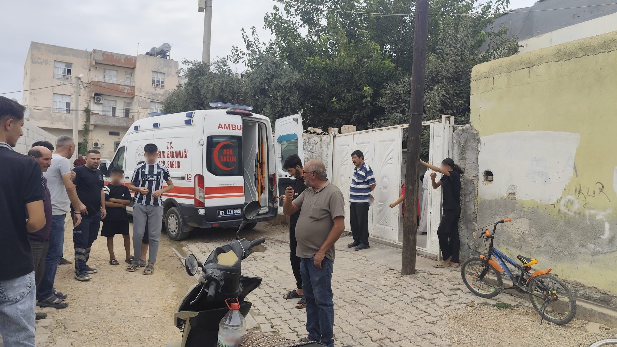 Eve girip kadını bağladılar: Altın ve paraları alıp kaçtılar