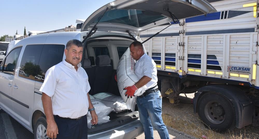 Belediyeden Tarıma Destek 2 Bin Ton Gübre Dağıtıldı (2)