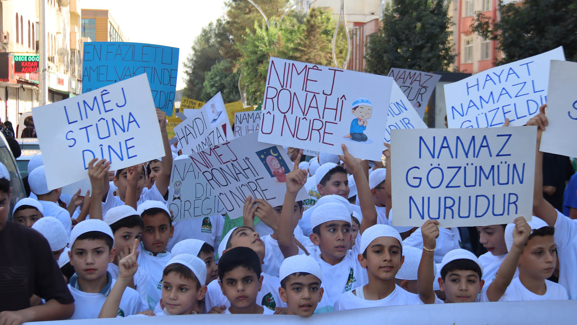 Bismil’de Hayat Namazla Güzeldir Etkinliği Yapıldı 14